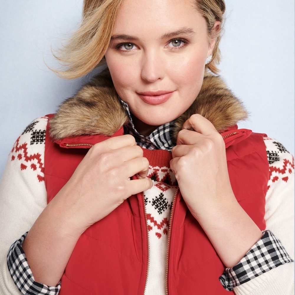 Red Talbots Down Filled Puffer Vest W/Faux Fur Collar Woman’s Size Medium
